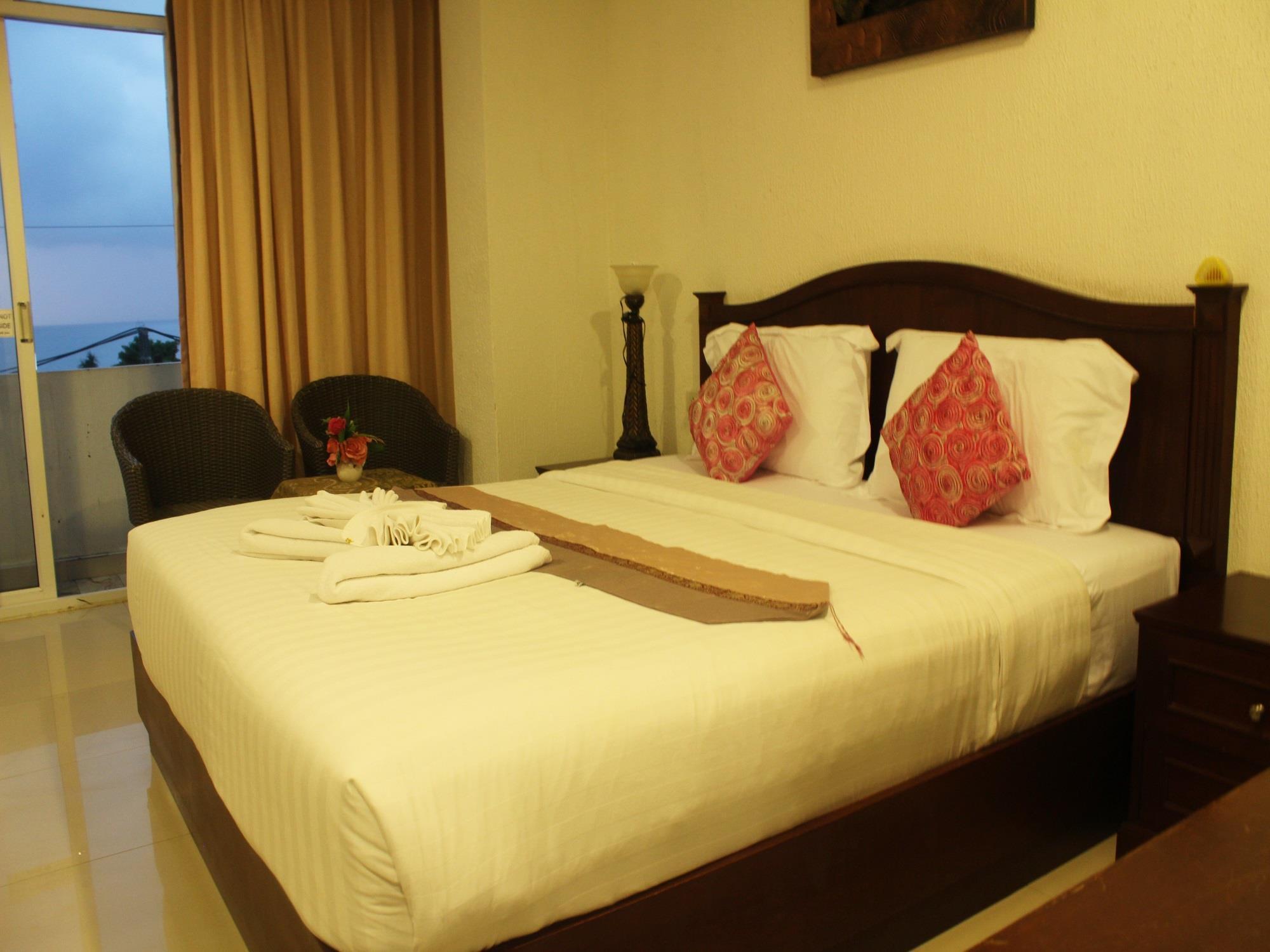 Pimnarah Suites Privileged Service Apartment Patong Exterior photo